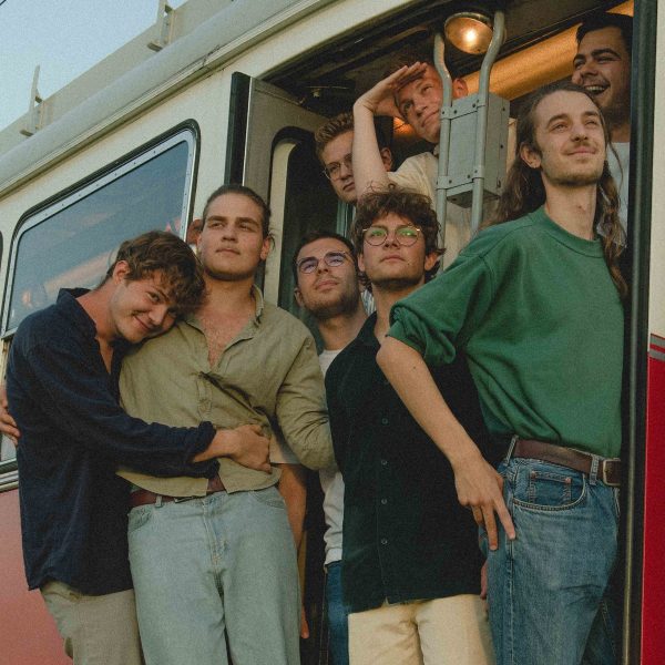 Gruppenbild von FORWARD, 8 Personen