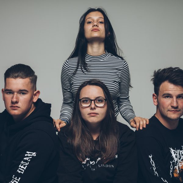 Gruppenbild von LETTERS SENT HOME, 4 Personen