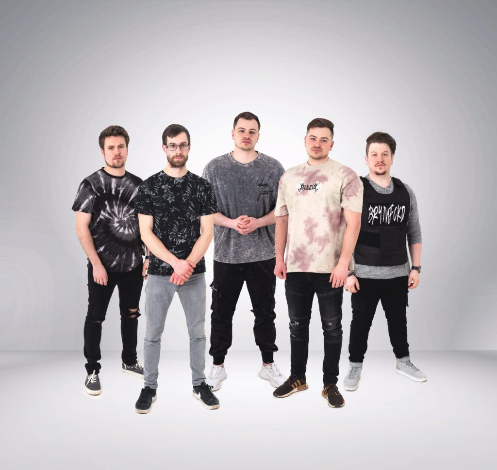 Gruppenbild von FROM FALL TO SPRING, 5 Personen