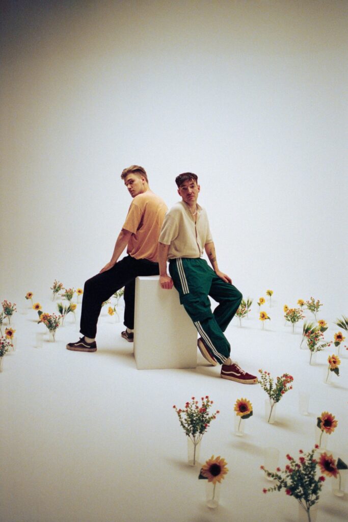 Gruppenbild von Raum 27, 2 Personen